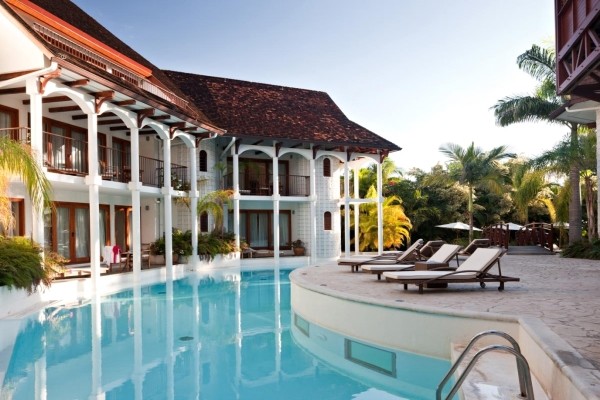 Piscine - 2 Îles Réunion + Ile Maurice Le Saint Alexis & Spa + Outrigger Mauritius Beach Resort