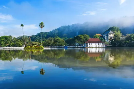 Combiné DES MERVEILLES DU SRI LANKA 5* AUX PLAGES DES MALDIVES EN PRIVATIF Sri Lanka Colombo
