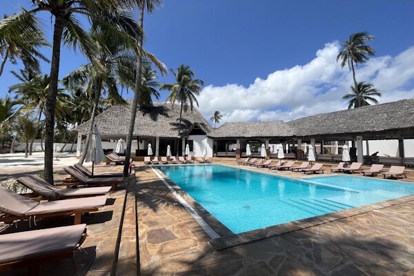 Tanzanie : Combiné circuit et hôtel Adult Only +16 - Ôclub Select SBH Monica Zanzibar 5* - Safari 1 nuit en avion