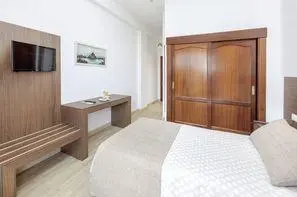 Canaries-Tenerife, Hotel Don Manolito