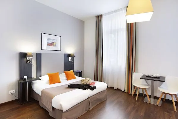 France Midi-Pyrénées : AppartHotel Colombélie