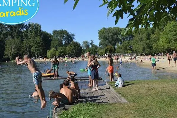 France : Camping Base de Loisirs d'Aubeterre - Camping Paradis