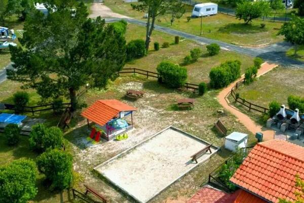 France : Camping Bel Air Village le Lac de Cazaux