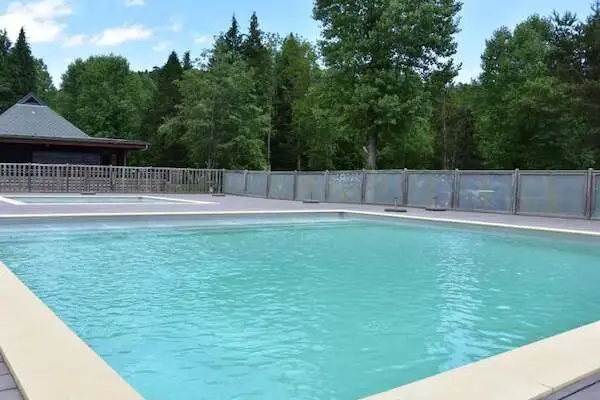 France : Camping Domaine du Lac de Chambon