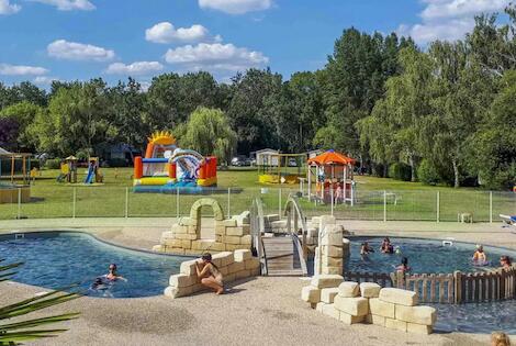 Sans Transport Flower Camping Les Granges 3* France Saint-Pierre-des-Landes