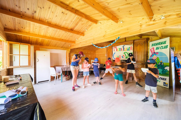 France : Camping Flower Camping du Lac de la Seigneurie