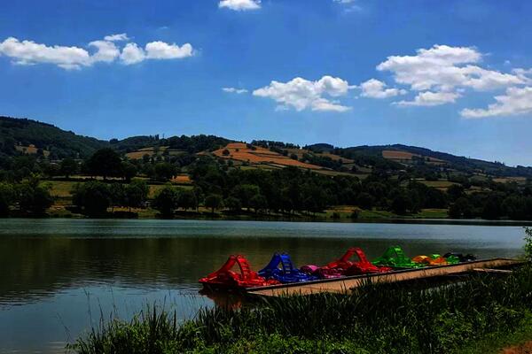 France : Camping Flower Camping Lac de Saint-Point Lamartine en Bourgogne