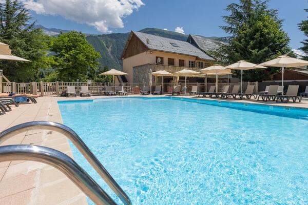 France : Camping Le Château de Rochetaillée - Ciela Village