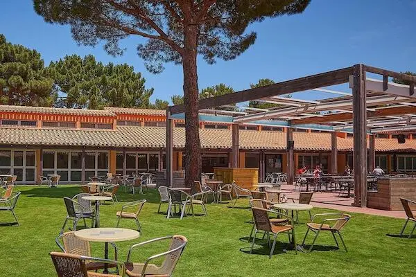 France : Camping Le Roussillonnais