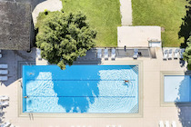 France : Camping Romanée La Ferme de la Serraz