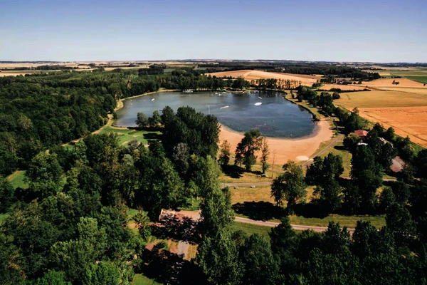 France : Résidence locative Terres de France - Moncontour Active Park