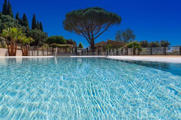 France : Camping Tour opérateur sur le camping de Miremer