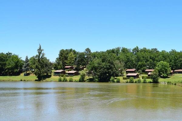 France : Camping Village Vacances du Lac