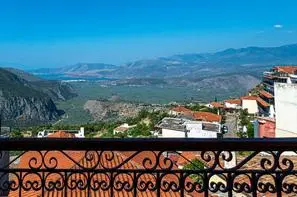 Grèce : Les Cyclades-Ile d'Andros, Hôtel Fedriades Delphi