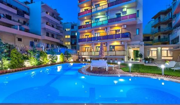 Piscine - Leonidas Hotel & Apartments 3*
