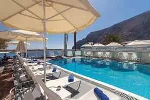 Grece-Santorin, Hôtel Poseidon Beach Hotel