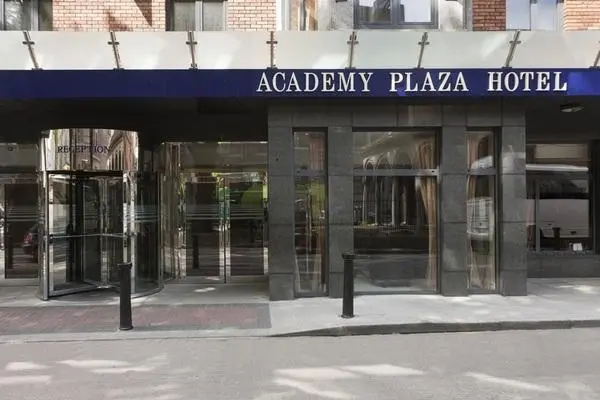 Facade - Academy Plaza Hotel 3*