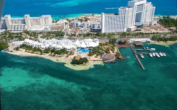 Facade - Sunset Marina Resort & Yatch Club 4* Cancun Mexique