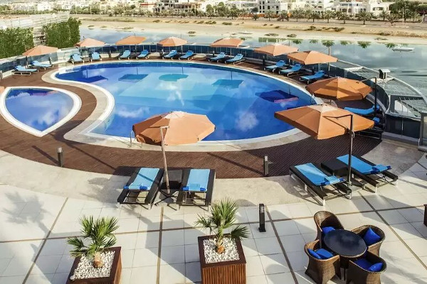 Piscine - Ibis Gate Hotel