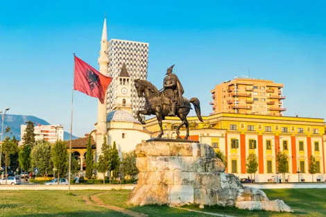 Tirana, SKANDERBERG
