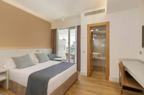 Chambre Standard Vue Piscine