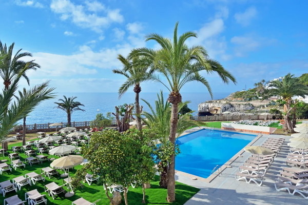 Piscine - Hôtel Alua Calas de Mallorca Resort by Ôvoyages 4*