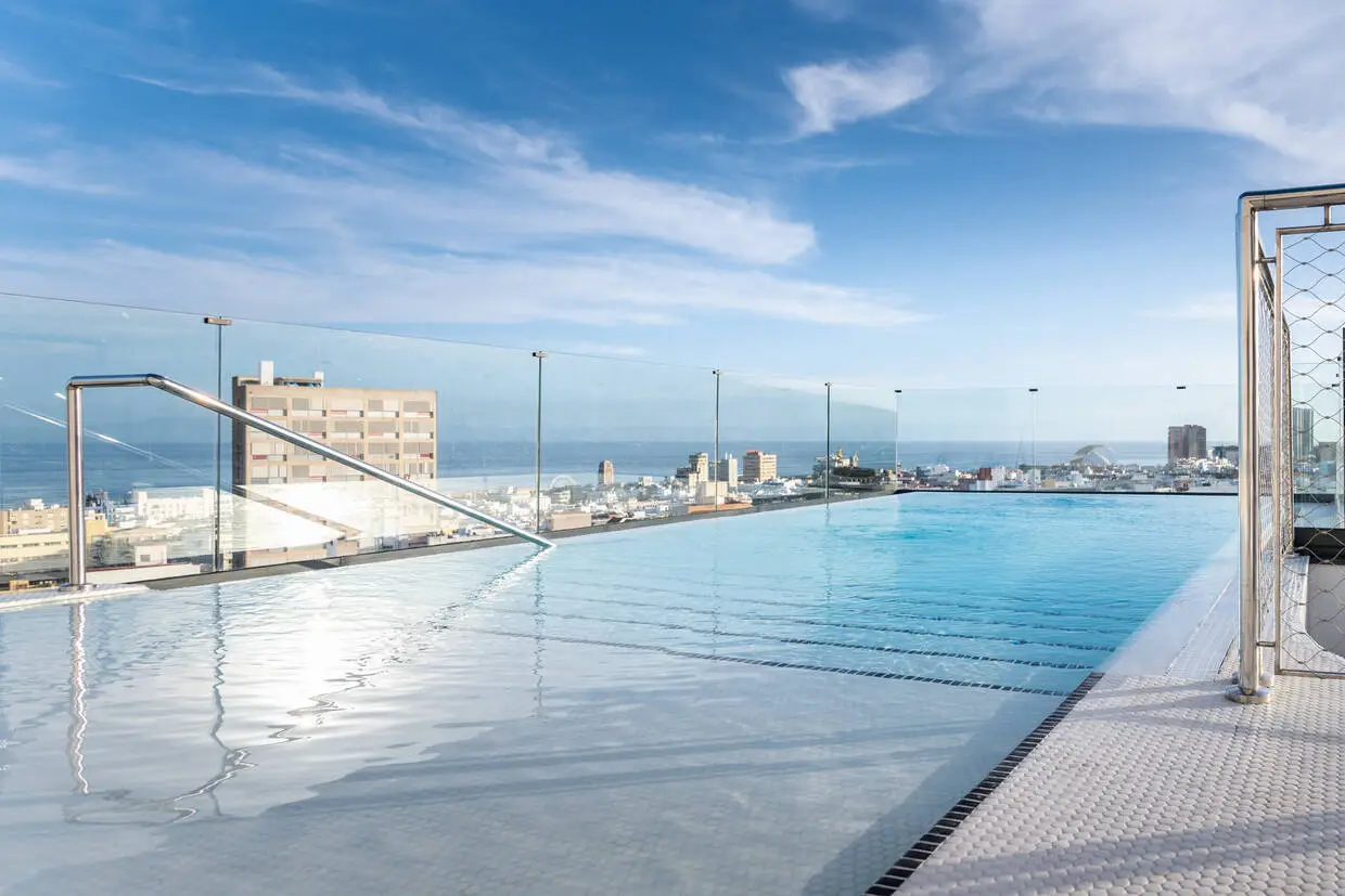 Canaries : Hôtel Barcelo Santa Cruz Contemporaneo, Fram City Tenerife