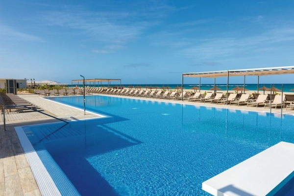 Cap Vert : Hôtel Por Do Sol