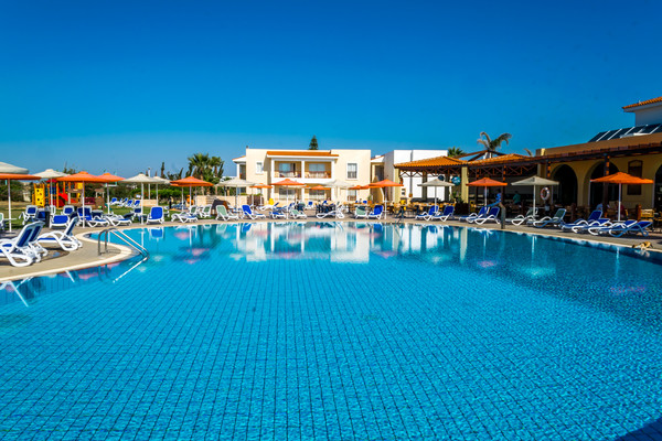Piscine - Hôtel Aktea Beach Village 4* Larnaca Chypre