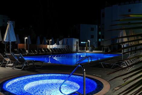 Hôtel Kefalos Damon Hotel Apartments paphos CHYPRE