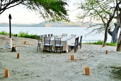 Dîner romantique sur la plage