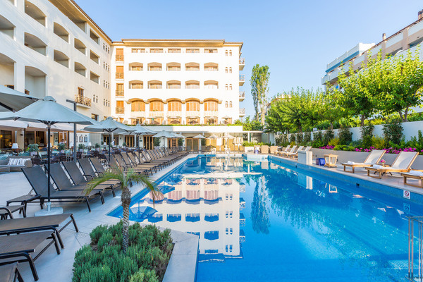 Piscine - Theartemis Palace