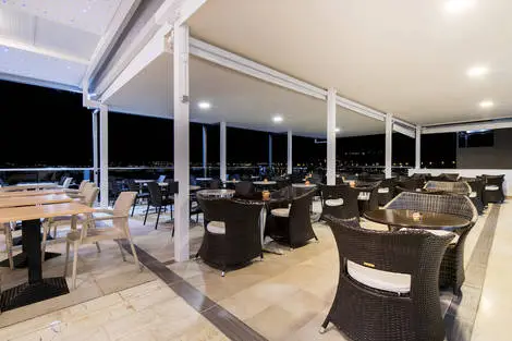 Restaurant - Horizon Beach