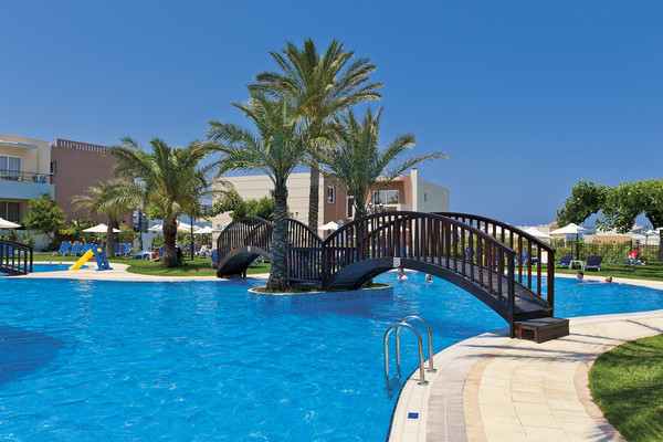 Piscine - Selini Suites
