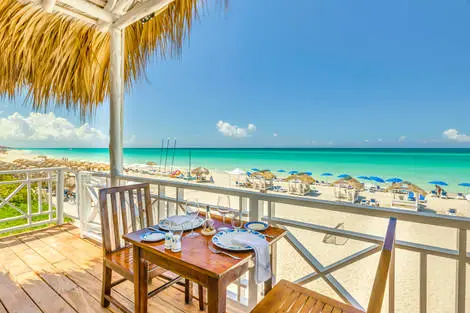 Restaurant en bord de mer