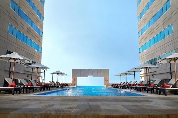 Piscine - Média Rotana