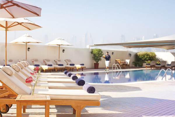 Piscine - Hôtel Movenpick Hotels & Apartments Bur Dubai 5*