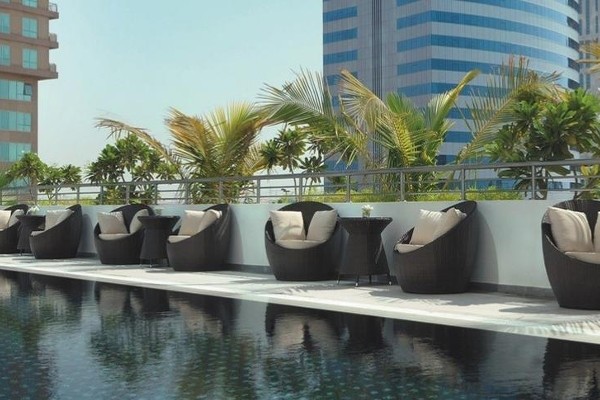 Piscine - Mövenpick Jumeirah Lakes Towers 5*