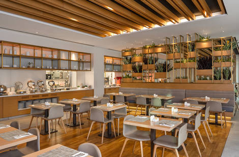 Restaurant - Hilton Garden Inn Mall of the Emirates 