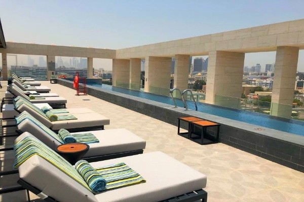 Terrasse - Hôtel Canopy by Hilton Dubai Al Seef 4*