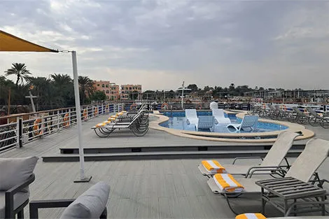 Bâteau Dolphin - Piscine
