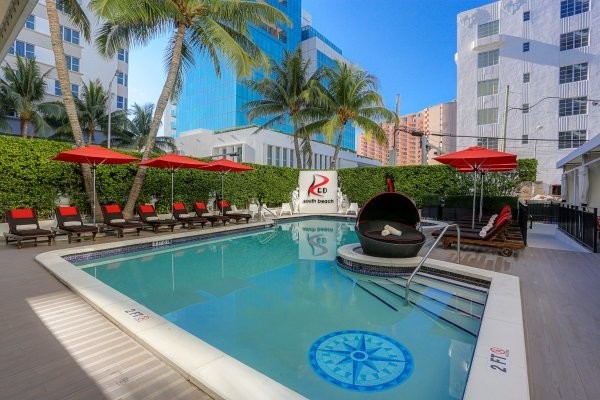 Piscine - Red South Beach