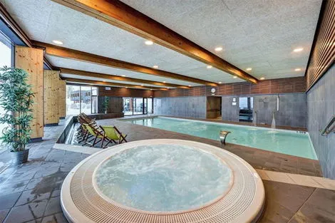 piscine intérieure