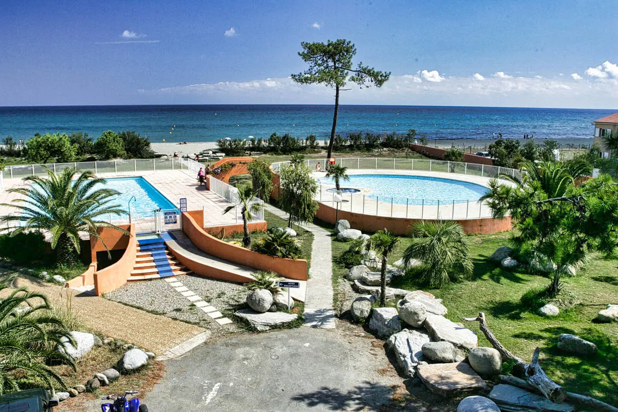 France Corse : Résidence hôtelière Cala Bianca Adonis Borgo (vols inclus)