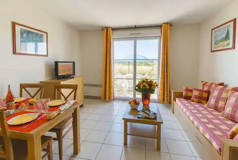 Résidence locative Lagrange Vacances Les Jardins Renaissance azaylerideau France