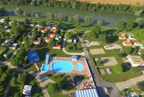 Camping Les Bords de Loue brevans France