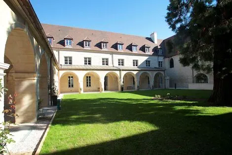 AppartHotel Les Cordeliers dijon France