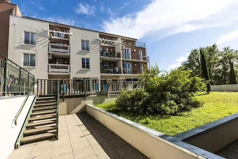 Résidence locative Terres de France - Côté Provence greouxlesbains France