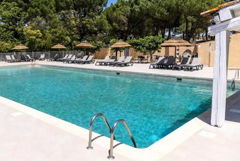 Camping Le Hameau des Pins la_crau France