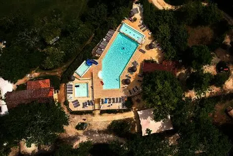 Camping le Pech Charmant les_eyziesdetayac France